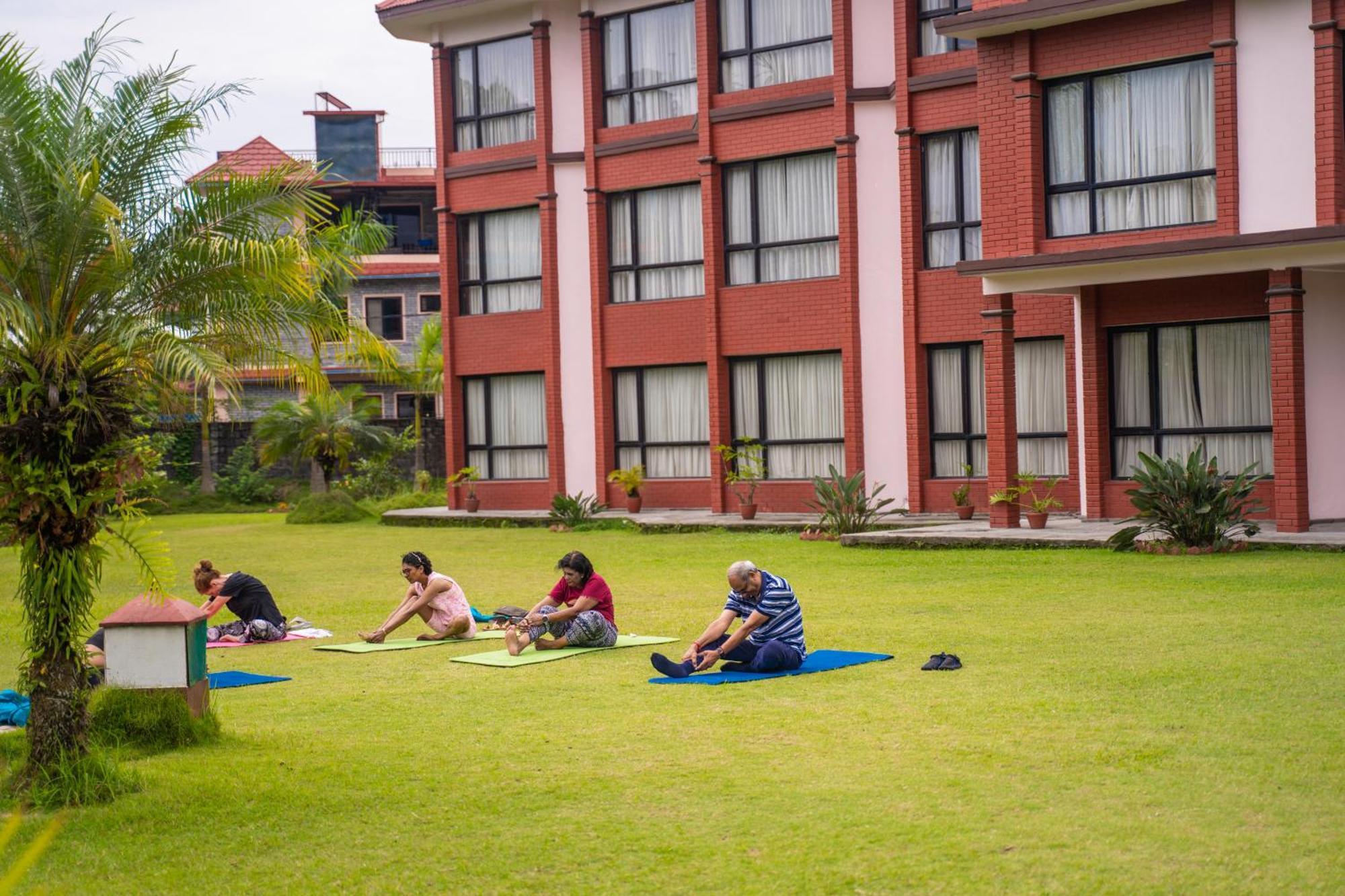 Hotel Pokhara Grande Экстерьер фото